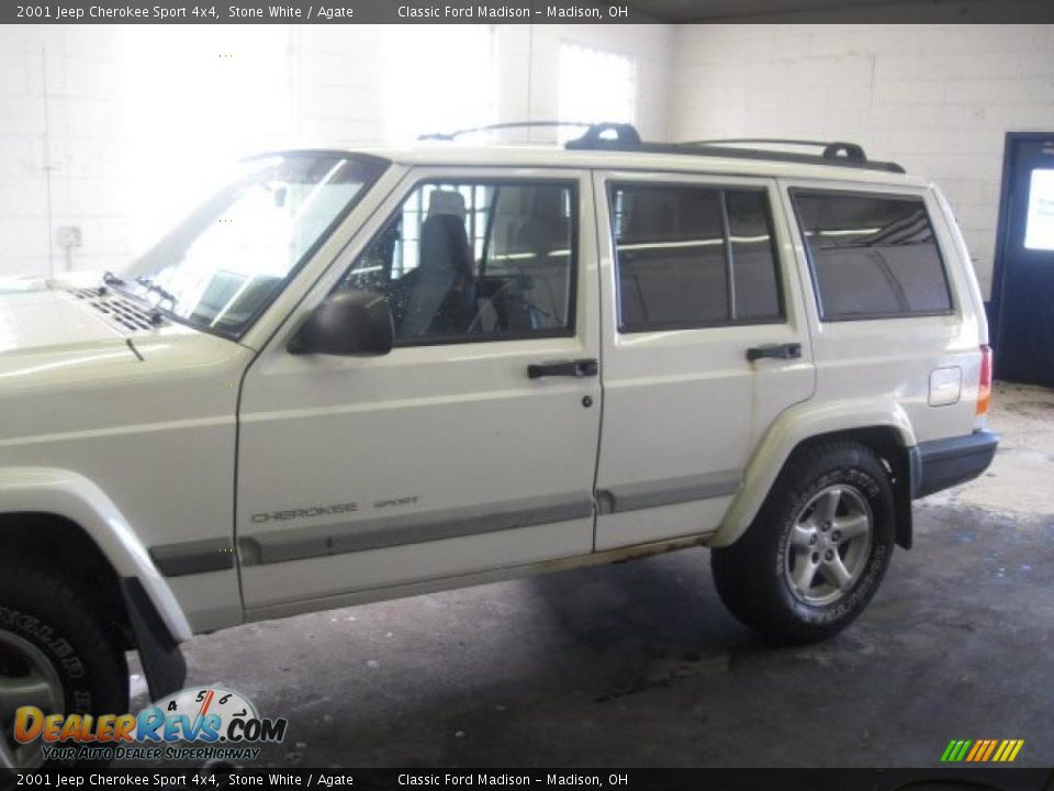 2001 Jeep Cherokee Sport 4x4 Stone White / Agate Photo #1