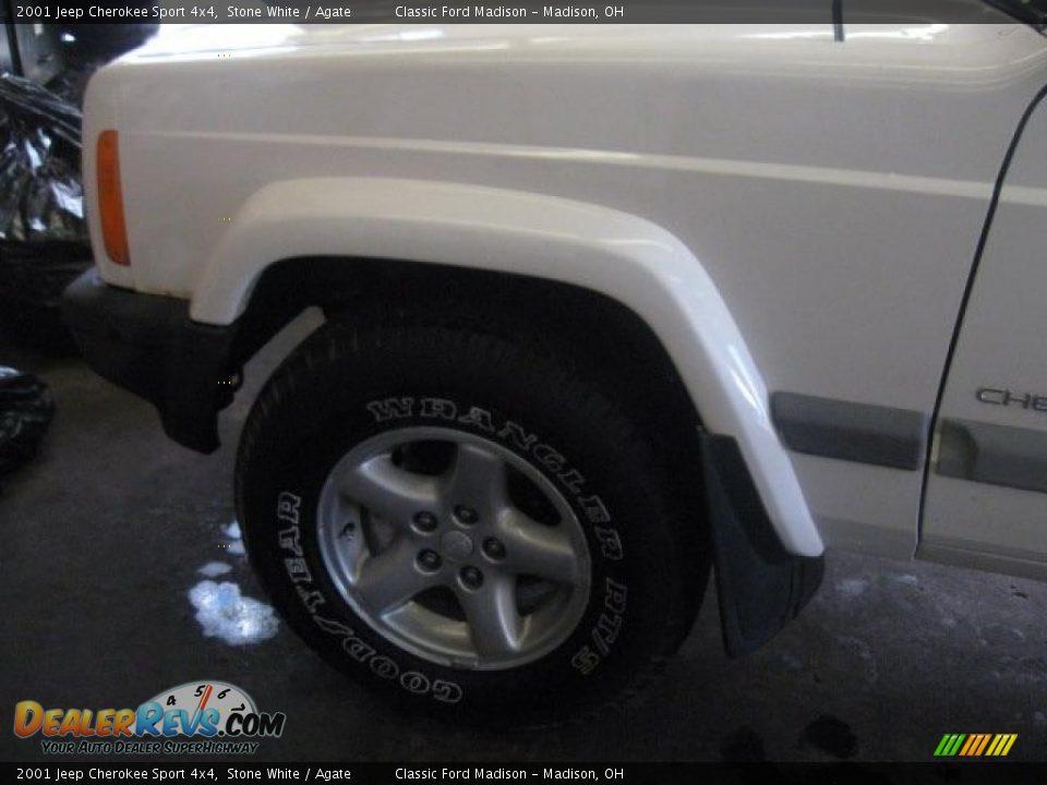 2001 Jeep Cherokee Sport 4x4 Stone White / Agate Photo #2