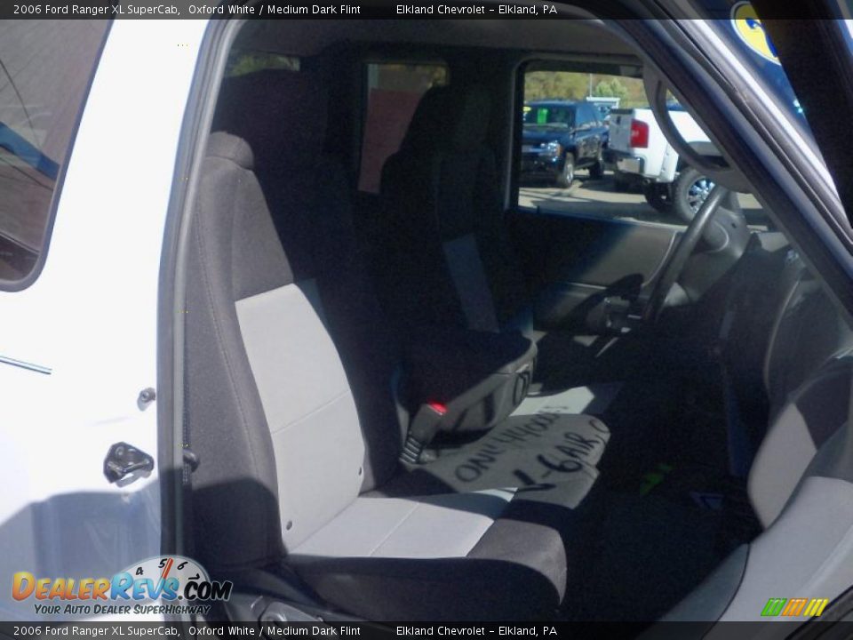 2006 Ford Ranger XL SuperCab Oxford White / Medium Dark Flint Photo #18