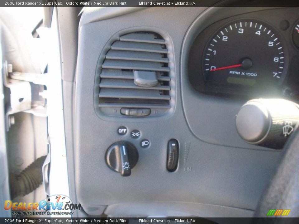 2006 Ford Ranger XL SuperCab Oxford White / Medium Dark Flint Photo #23