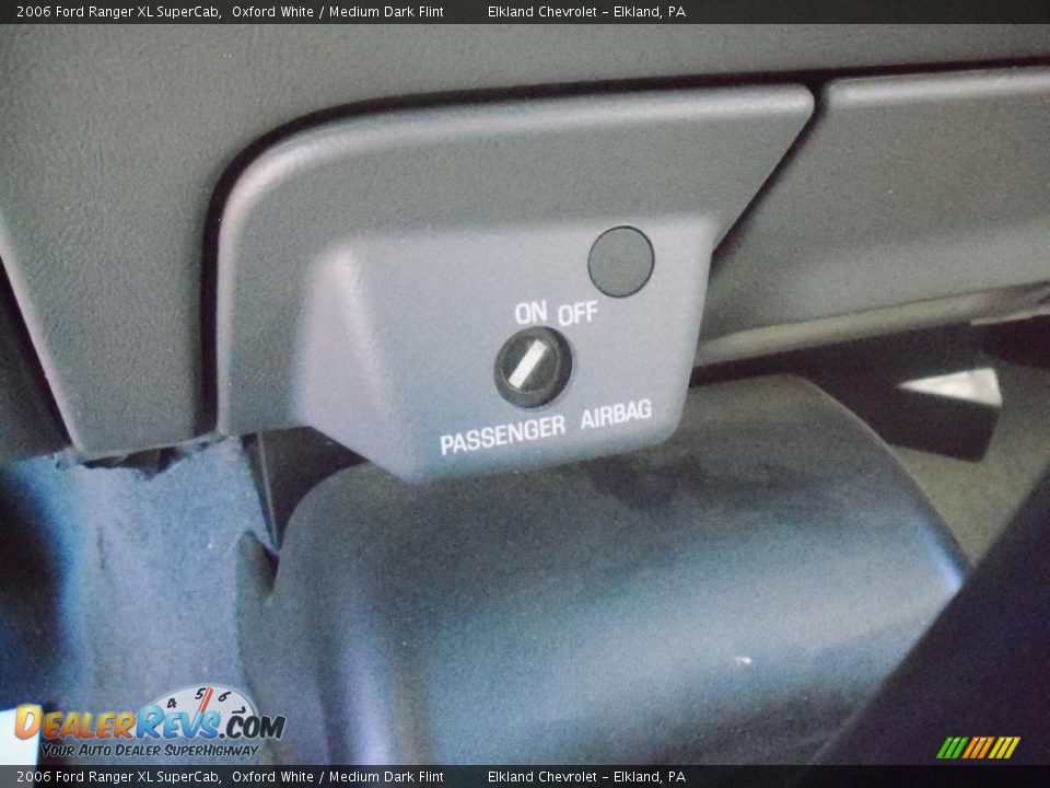 2006 Ford Ranger XL SuperCab Oxford White / Medium Dark Flint Photo #24