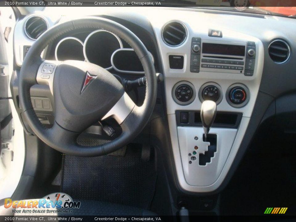 2010 Pontiac Vibe GT Ultra White / Ebony Photo #16