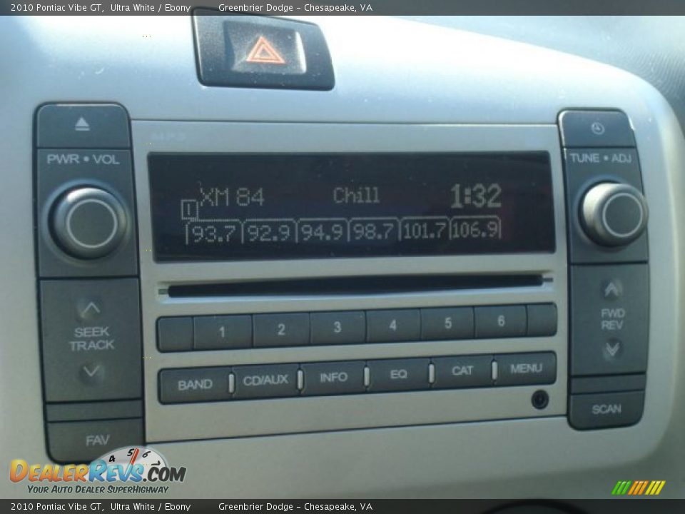 2010 Pontiac Vibe GT Ultra White / Ebony Photo #22