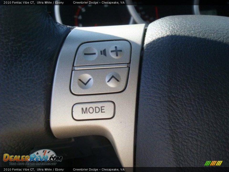 2010 Pontiac Vibe GT Ultra White / Ebony Photo #25