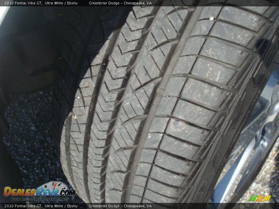 2010 Pontiac Vibe GT Ultra White / Ebony Photo #27
