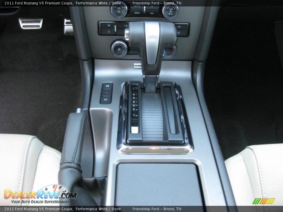 2011 Ford Mustang V6 Premium Coupe Shifter Photo #21