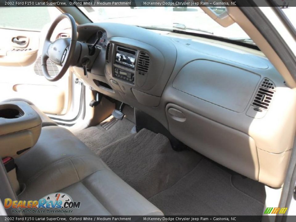 Medium Parchment Interior - 2002 Ford F150 Lariat SuperCrew Photo #18