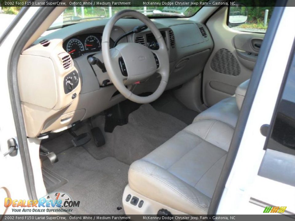 Medium Parchment Interior - 2002 Ford F150 Lariat SuperCrew Photo #23