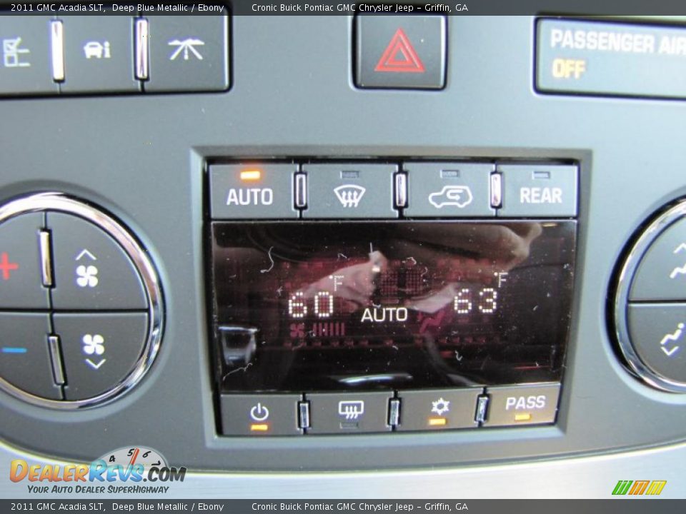 Controls of 2011 GMC Acadia SLT Photo #23