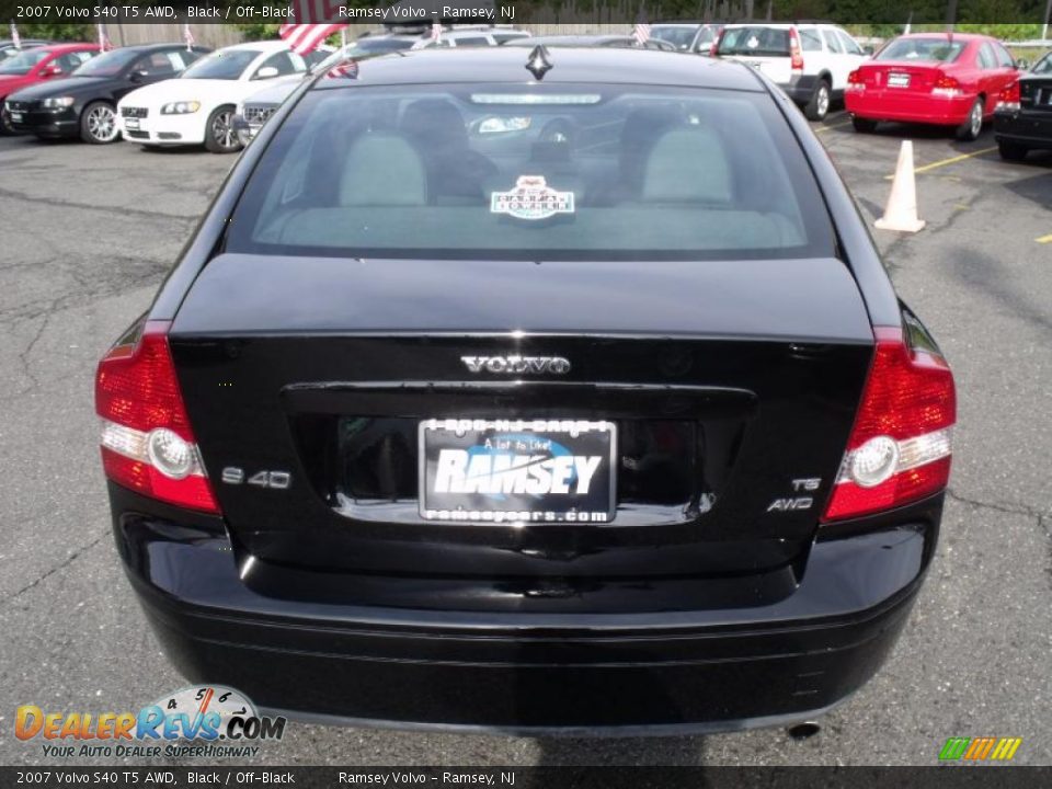 2007 Volvo S40 T5 AWD Black / Off-Black Photo #4