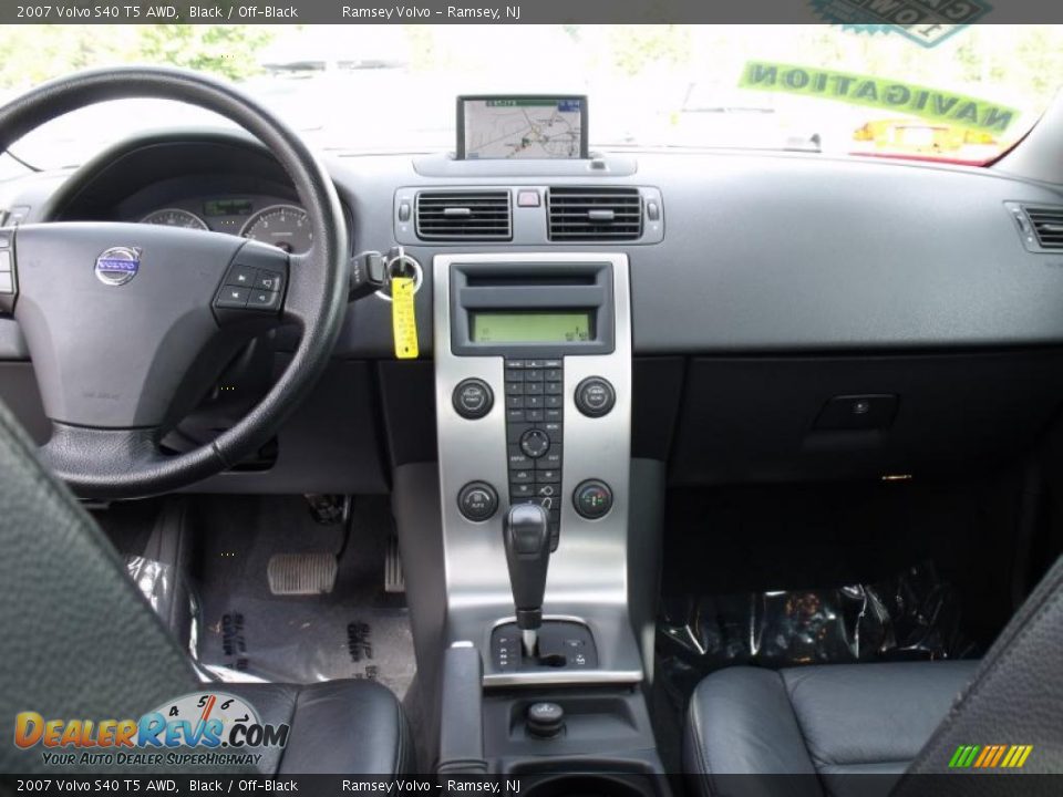 Dashboard of 2007 Volvo S40 T5 AWD Photo #11