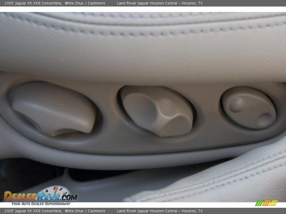2005 Jaguar XK XK8 Convertible White Onyx / Cashmere Photo #26
