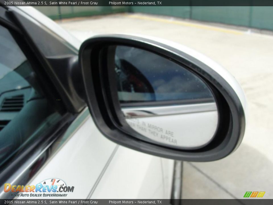 2005 Nissan Altima 2.5 S Satin White Pearl / Frost Gray Photo #17