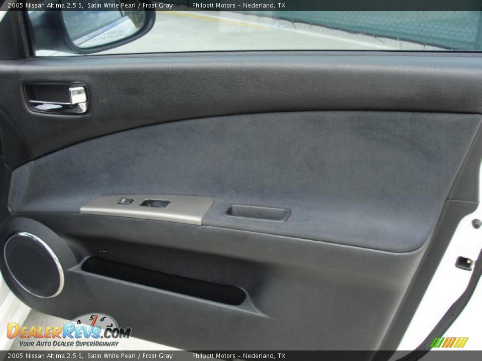 2005 Nissan Altima 2.5 S Satin White Pearl / Frost Gray Photo #22