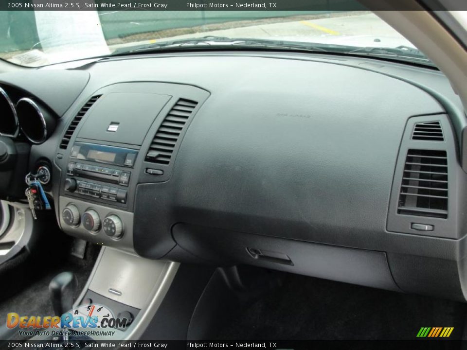 2005 Nissan Altima 2.5 S Satin White Pearl / Frost Gray Photo #23