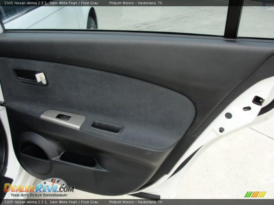 2005 Nissan Altima 2.5 S Satin White Pearl / Frost Gray Photo #25