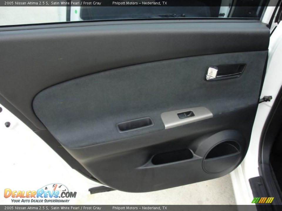 2005 Nissan Altima 2.5 S Satin White Pearl / Frost Gray Photo #28