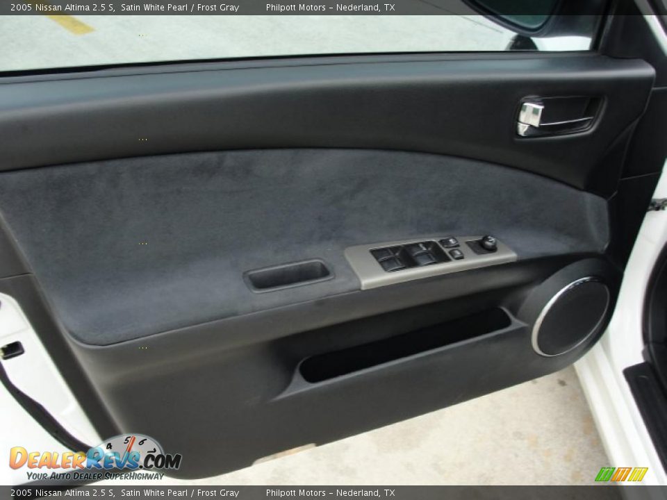 2005 Nissan Altima 2.5 S Satin White Pearl / Frost Gray Photo #30