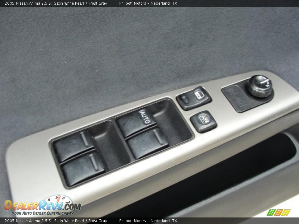 2005 Nissan Altima 2.5 S Satin White Pearl / Frost Gray Photo #31