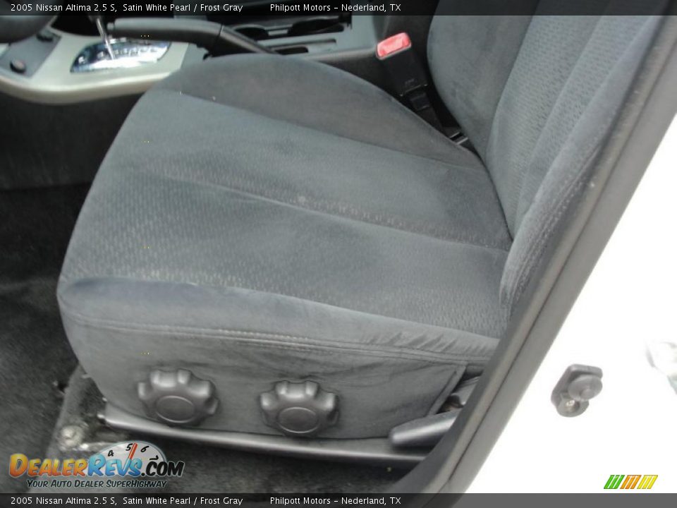 2005 Nissan Altima 2.5 S Satin White Pearl / Frost Gray Photo #33