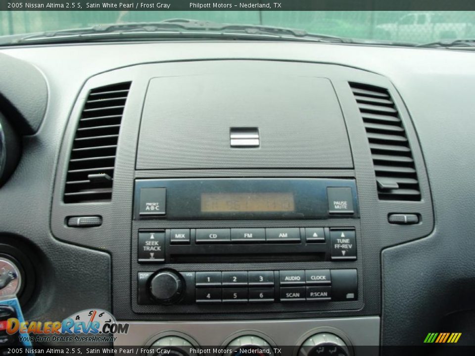 2005 Nissan Altima 2.5 S Satin White Pearl / Frost Gray Photo #35