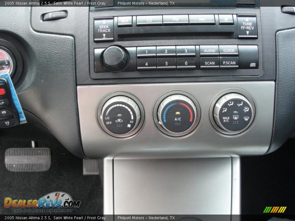 2005 Nissan Altima 2.5 S Satin White Pearl / Frost Gray Photo #36