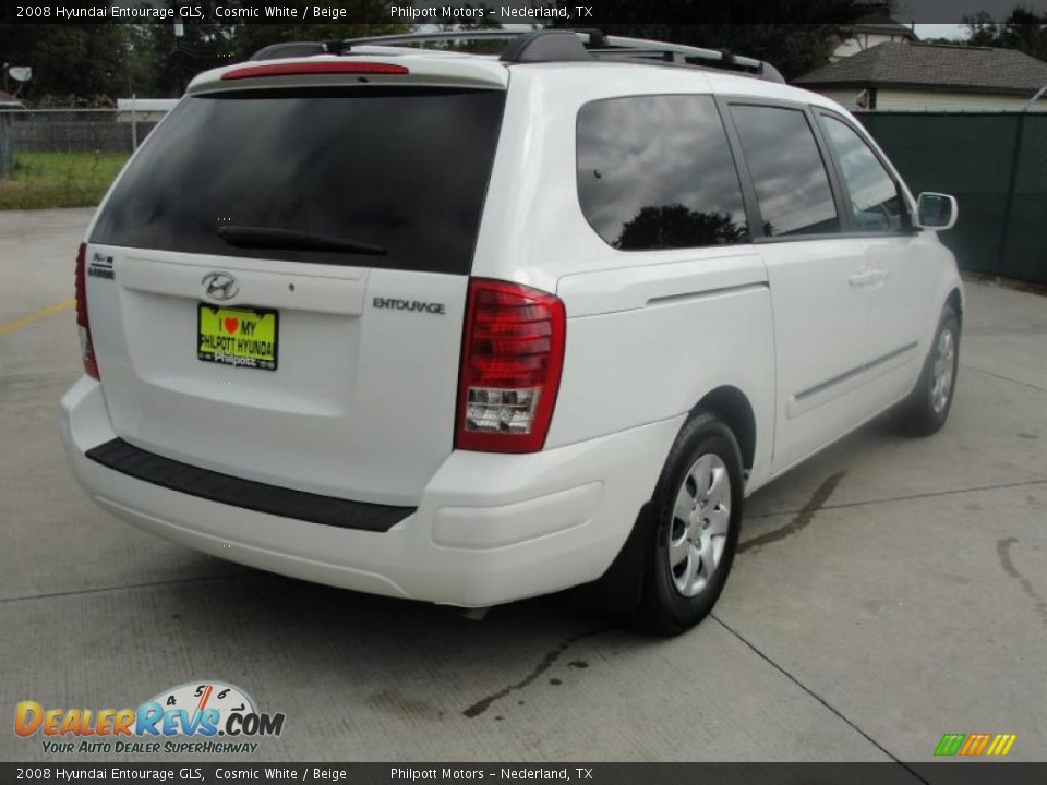 2008 Hyundai Entourage GLS Cosmic White / Beige Photo #3