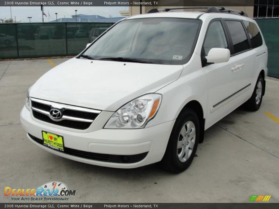 2008 Hyundai Entourage GLS Cosmic White / Beige Photo #7