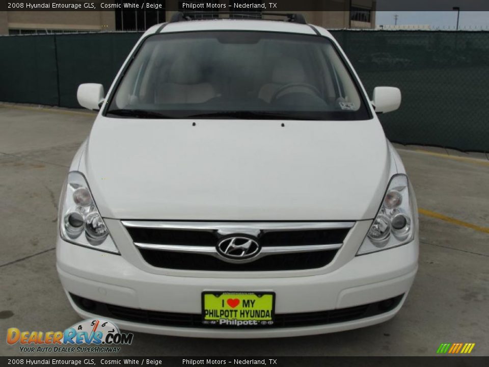2008 Hyundai Entourage GLS Cosmic White / Beige Photo #8