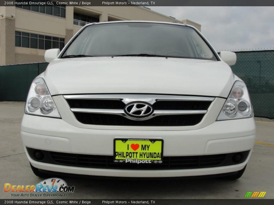 2008 Hyundai Entourage GLS Cosmic White / Beige Photo #9