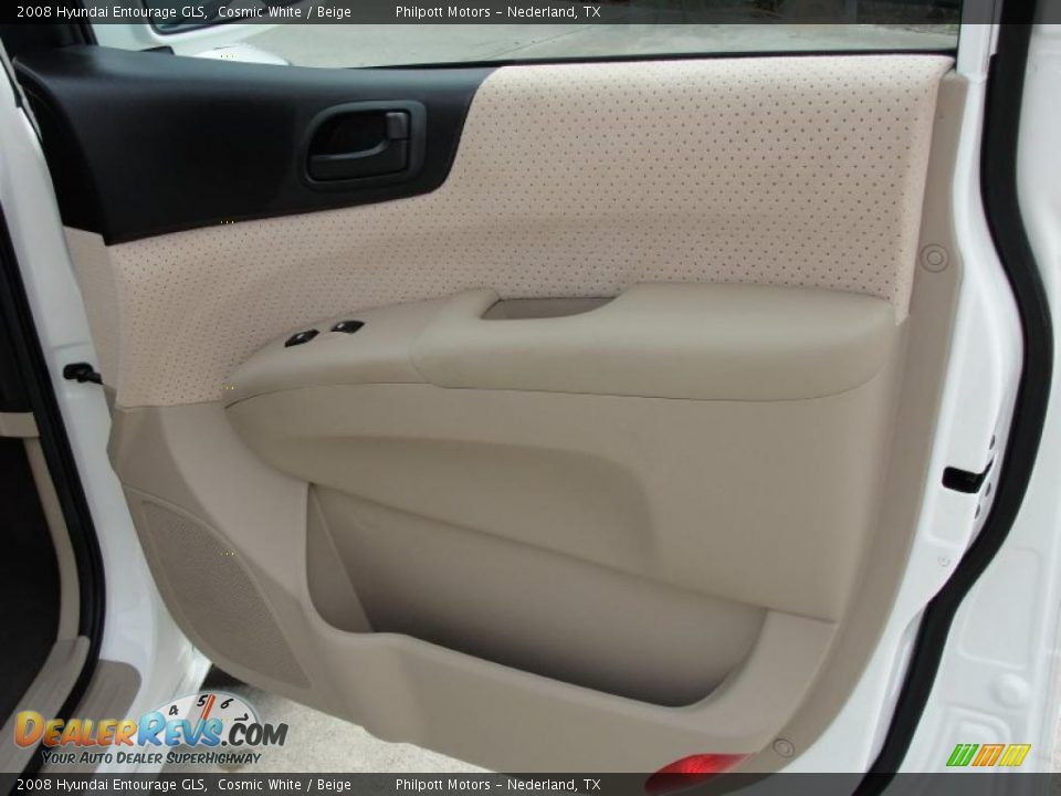 Beige Interior - 2008 Hyundai Entourage GLS Photo #24