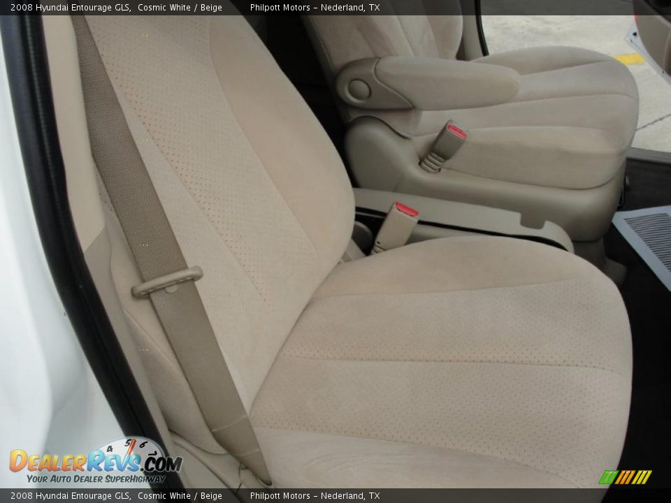 2008 Hyundai Entourage GLS Cosmic White / Beige Photo #26