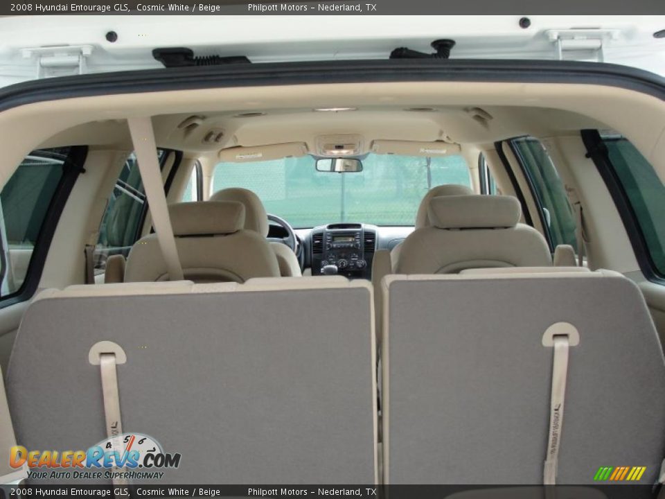 2008 Hyundai Entourage GLS Cosmic White / Beige Photo #29