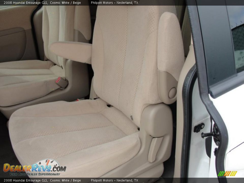 Beige Interior - 2008 Hyundai Entourage GLS Photo #30