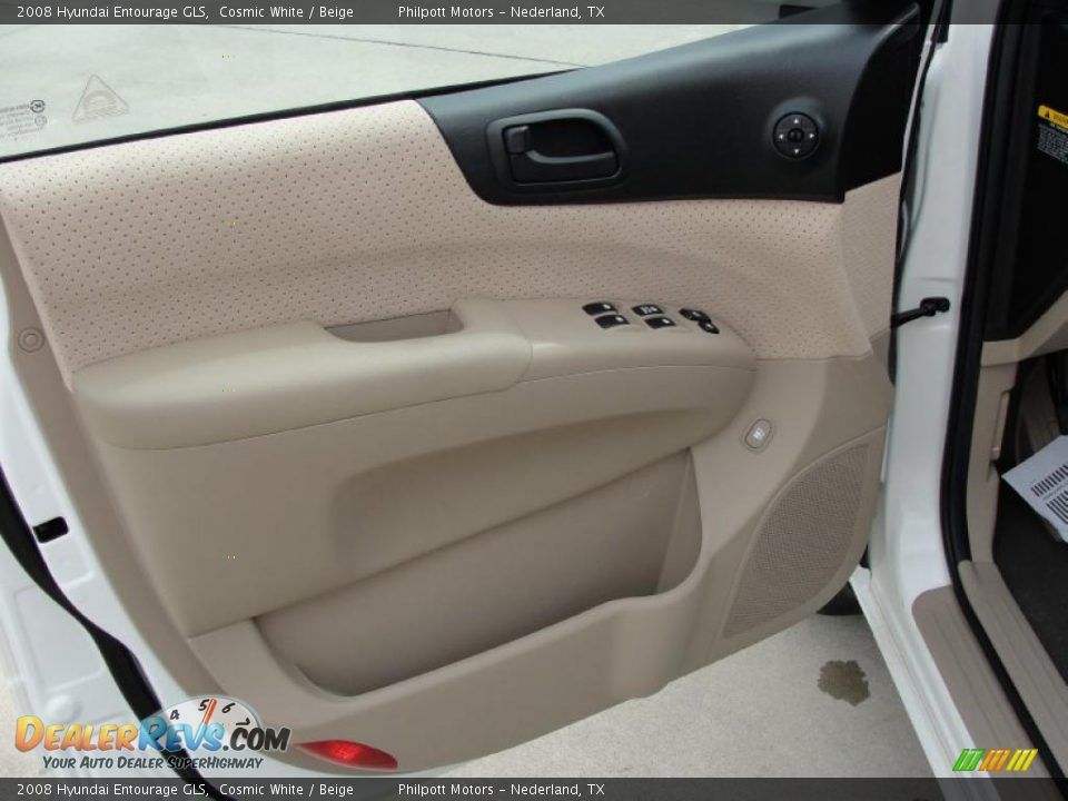 Beige Interior - 2008 Hyundai Entourage GLS Photo #31