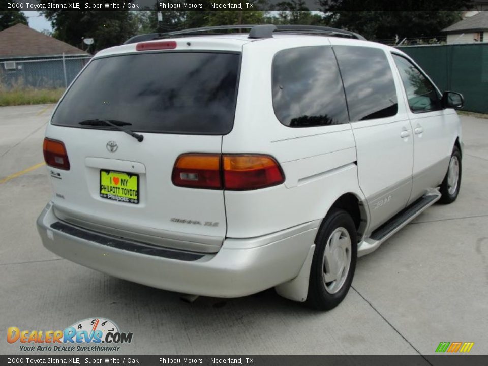 2000 Toyota Sienna XLE Super White / Oak Photo #3