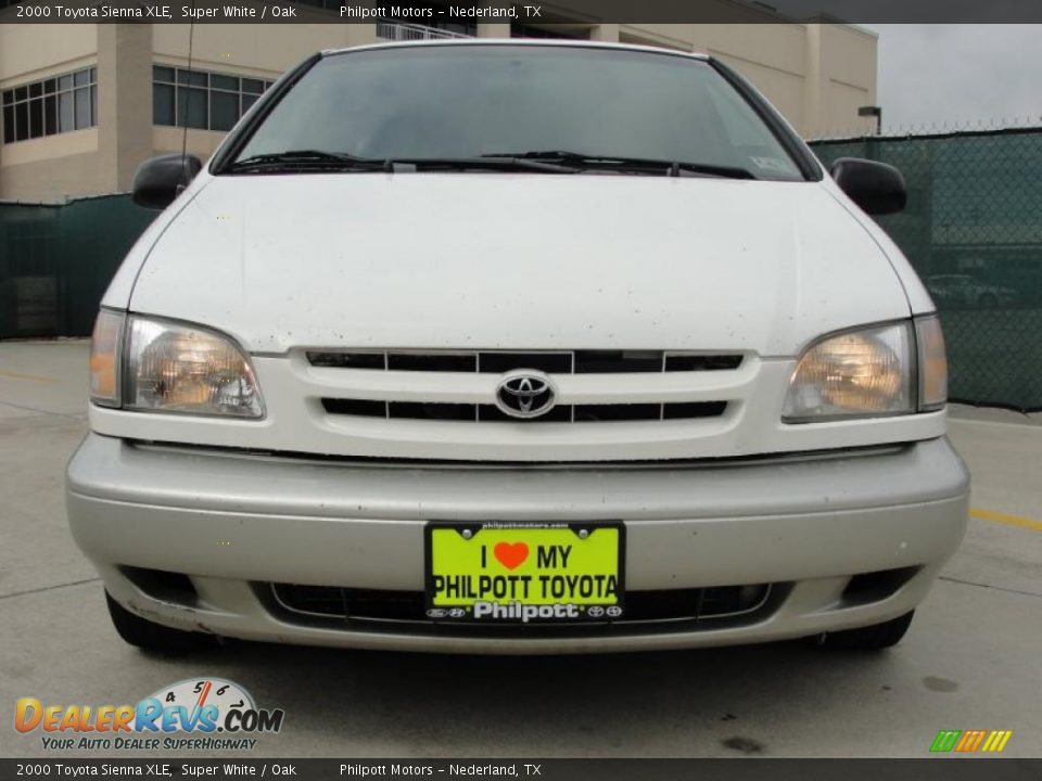 2000 Toyota Sienna XLE Super White / Oak Photo #9