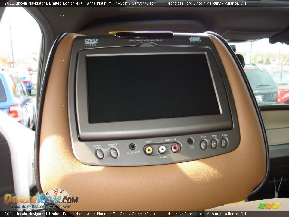 Controls of 2011 Lincoln Navigator L Limited Edition 4x4 Photo #14