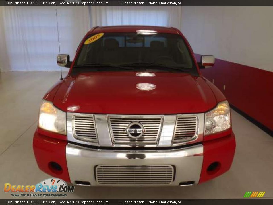 2005 Nissan Titan SE King Cab Red Alert / Graphite/Titanium Photo #2