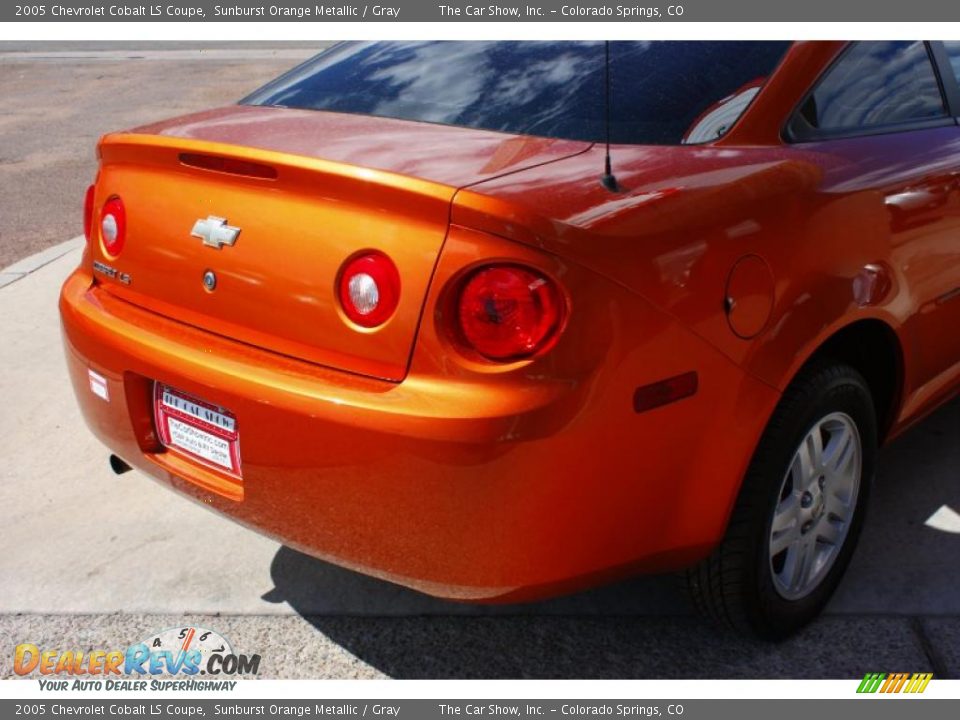 2005 Chevrolet Cobalt LS Coupe Sunburst Orange Metallic / Gray Photo #17