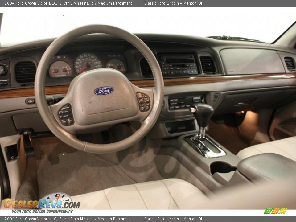 Dashboard of 2004 Ford Crown Victoria LX Photo #12