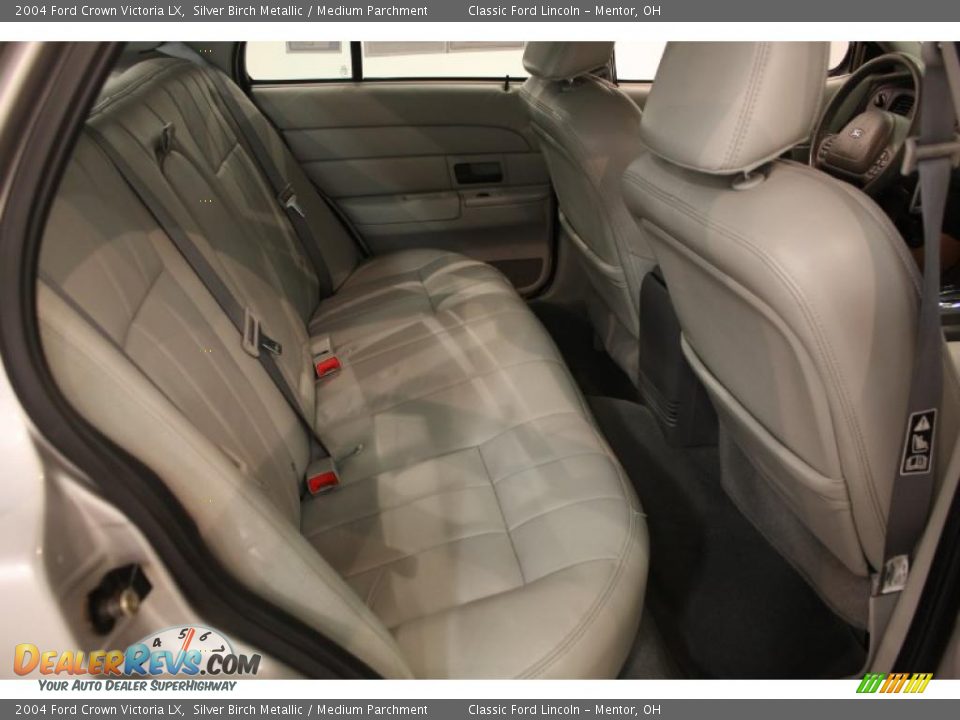 Medium Parchment Interior - 2004 Ford Crown Victoria LX Photo #18