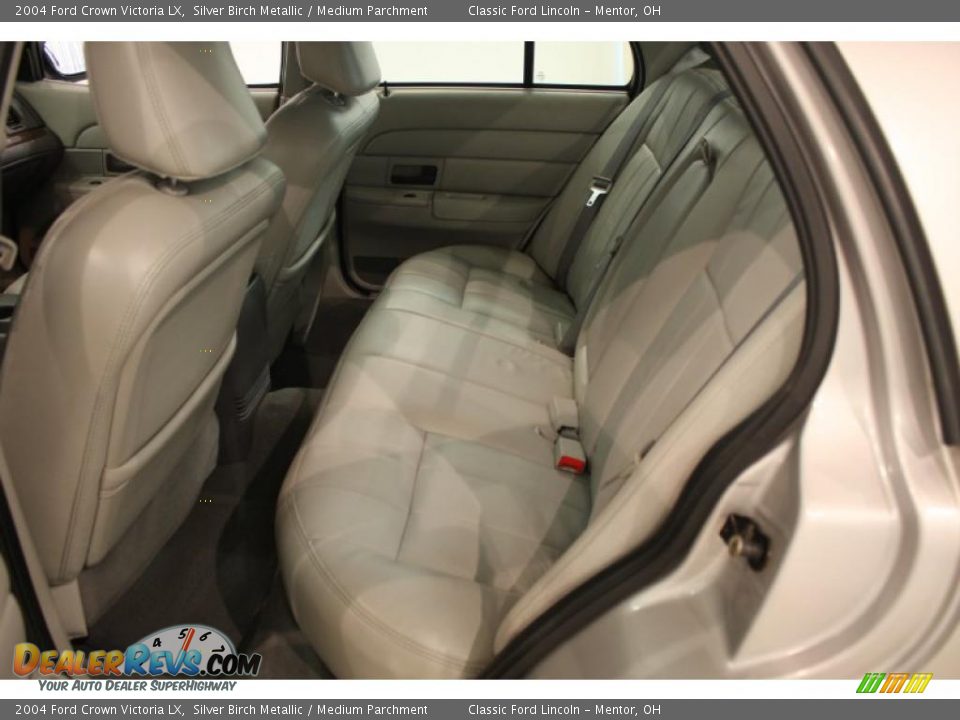 Medium Parchment Interior - 2004 Ford Crown Victoria LX Photo #19