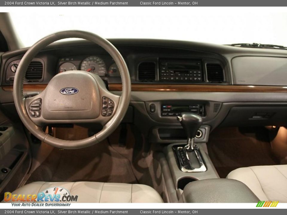 Dashboard of 2004 Ford Crown Victoria LX Photo #20