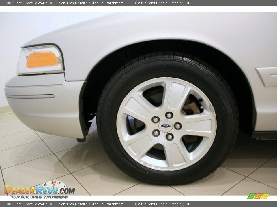 2004 Ford Crown Victoria LX Wheel Photo #24
