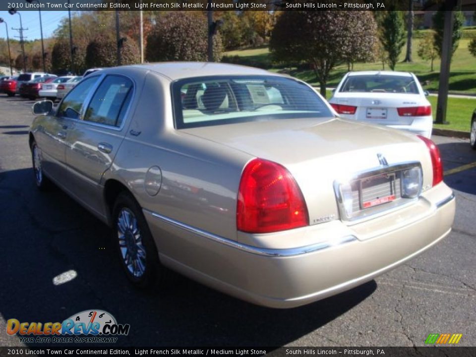 2010 Lincoln Town Car Continental Edition Light French Silk Metallic / Medium Light Stone Photo #2