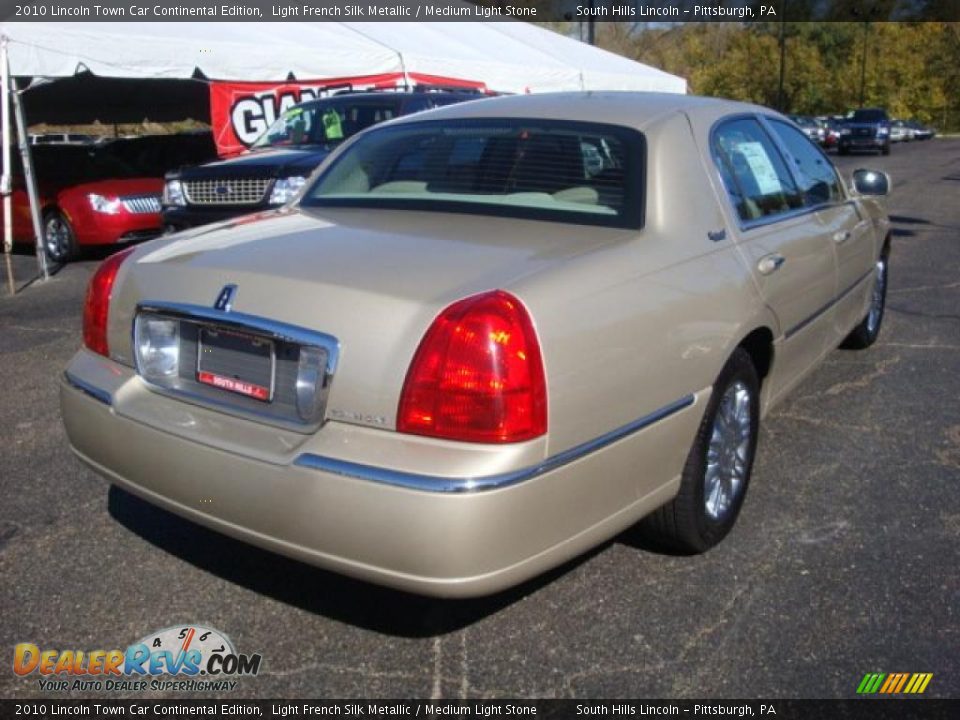 2010 Lincoln Town Car Continental Edition Light French Silk Metallic / Medium Light Stone Photo #4