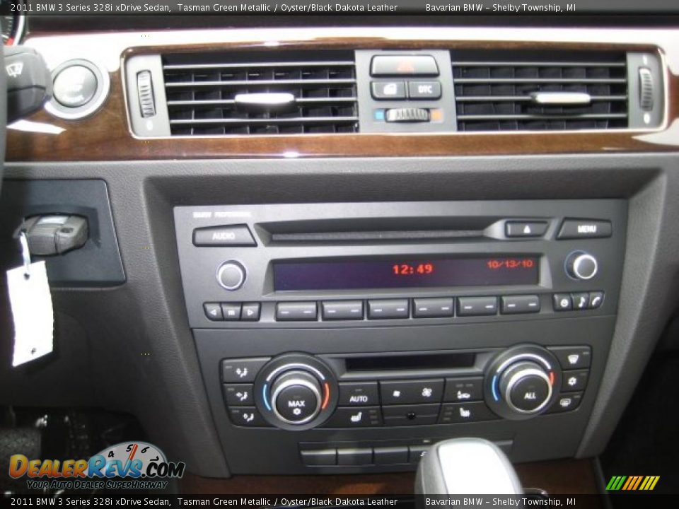 Controls of 2011 BMW 3 Series 328i xDrive Sedan Photo #13