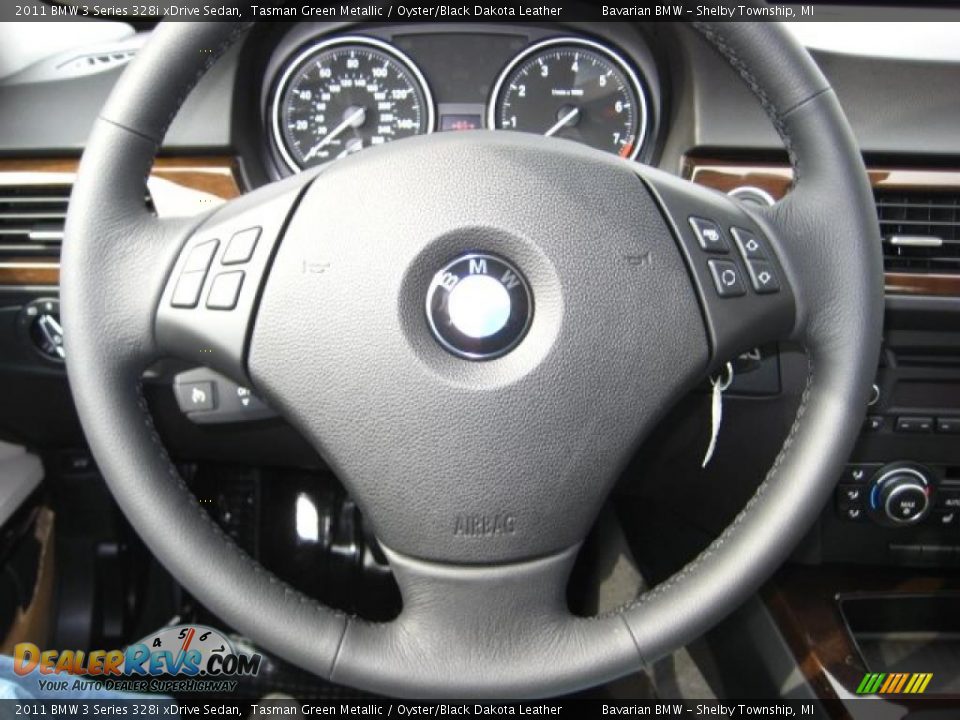 2011 BMW 3 Series 328i xDrive Sedan Steering Wheel Photo #15