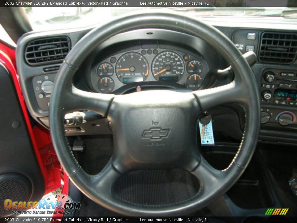 2003 Chevrolet S10 ZR2 Extended Cab 4x4 Steering Wheel Photo #19